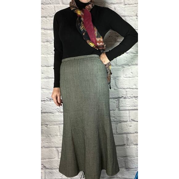 Harve Benard Dresses & Skirts - Vintage Harve Benard 100% Wool Classic Old Money Style Trumpet Skirt